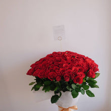 Load image into Gallery viewer, Blooming Roses