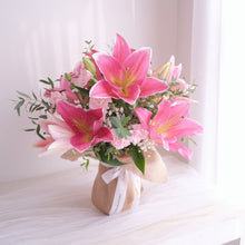 Load image into Gallery viewer, Lily In Vase
