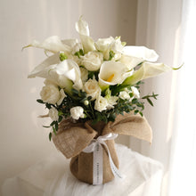 Load image into Gallery viewer, Calla in Vase
