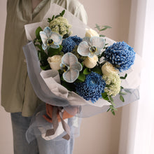 Load image into Gallery viewer, Bleu Charm