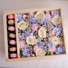 Load image into Gallery viewer, Fresh Macaroons Flowerbox