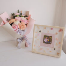 Load image into Gallery viewer, Bundling Bouquet and Floral Frame