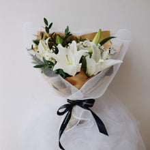 Load image into Gallery viewer, Tres Lily