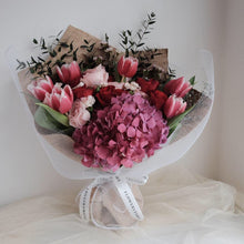 Load image into Gallery viewer, Sweet Romance