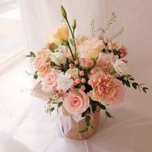 Load image into Gallery viewer, Les Fleur