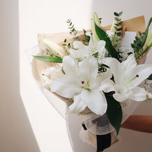 Load image into Gallery viewer, Tres Lily