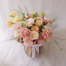 Load image into Gallery viewer, Les Fleur