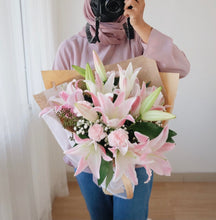Load image into Gallery viewer, Blooming Lily