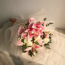 Load image into Gallery viewer, Lily Love