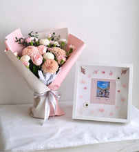 Load image into Gallery viewer, Bundling Bouquet and Floral Frame
