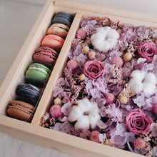 Load image into Gallery viewer, Dried Macaroons Flowerbox
